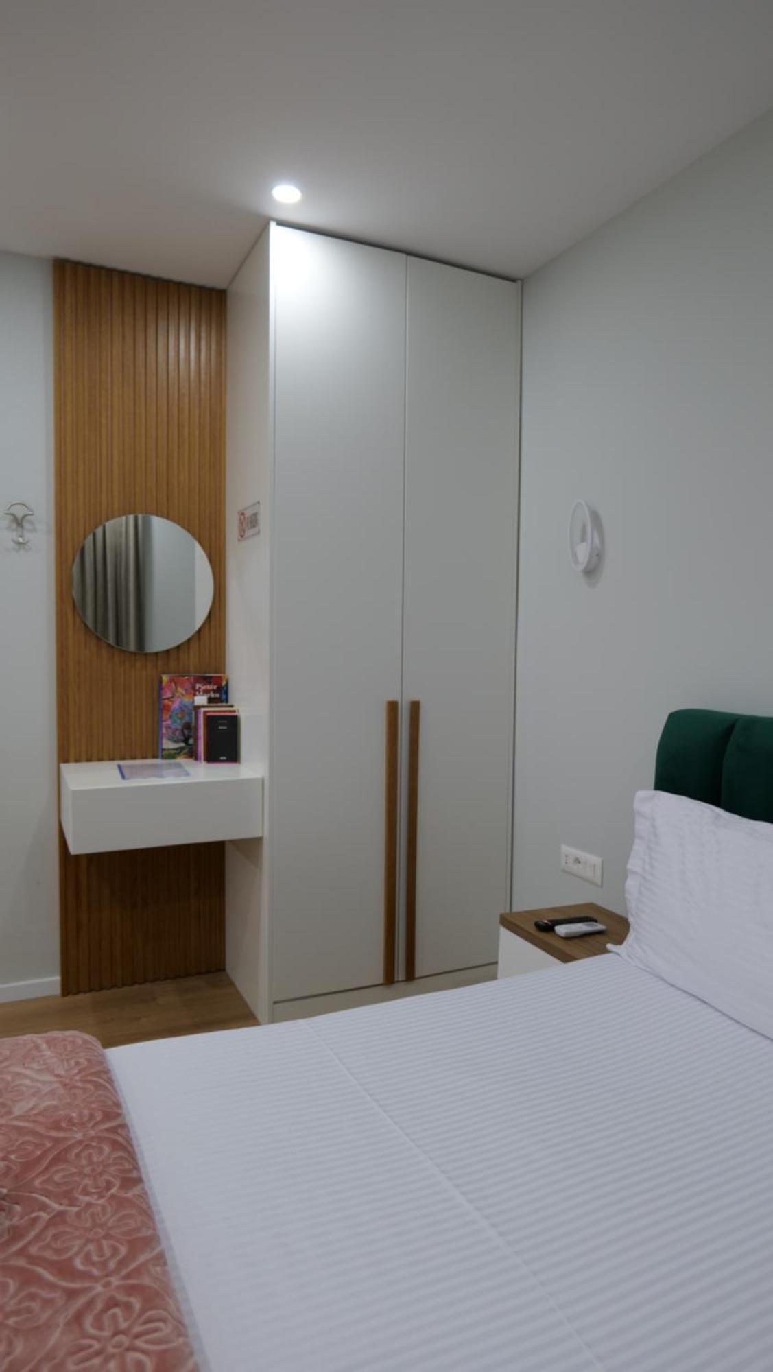 Kristi Apartments 01 티라나 외부 사진