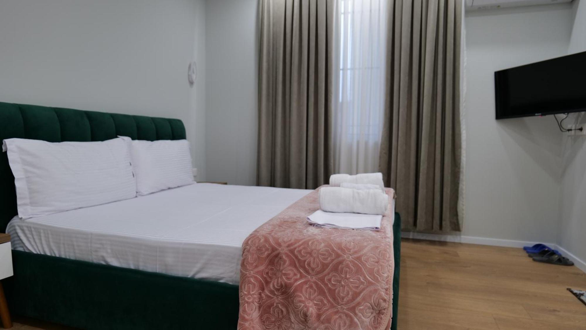 Kristi Apartments 01 티라나 외부 사진