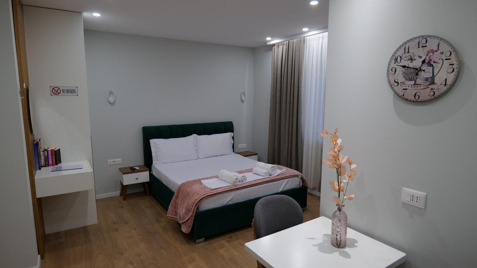 Kristi Apartments 01 티라나 외부 사진